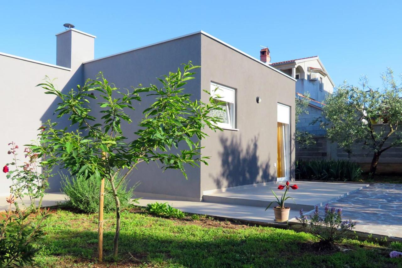 Apartament For Families And Couples In Pula, Stinjan *
